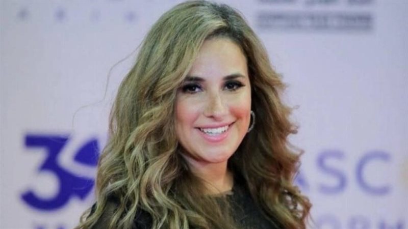 في طريقها لمهرجان الغردقة.. تعرض الفنانة شيري عادل لحادث شير في رأس غارب